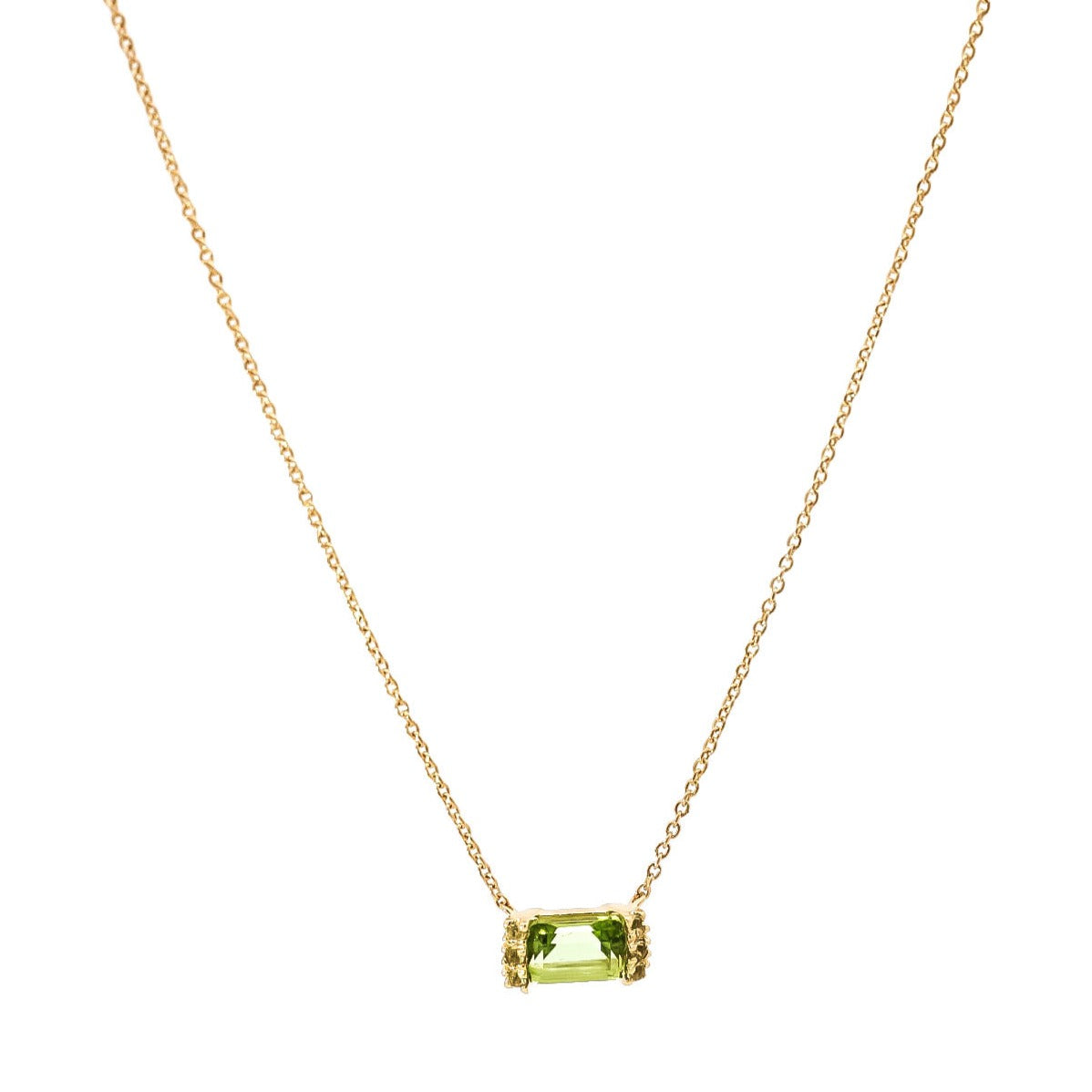 Collar en oro amarillo 18kt con dije de peridoto
