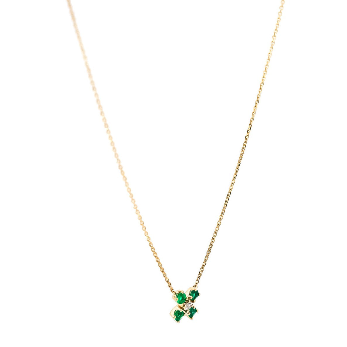 Collar en oro amarillo 18kt  con dije en diamante y esmeraldas