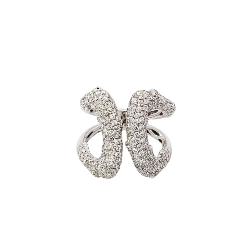 Anillo ancho oro blanco diseño con lineas de  diamantes