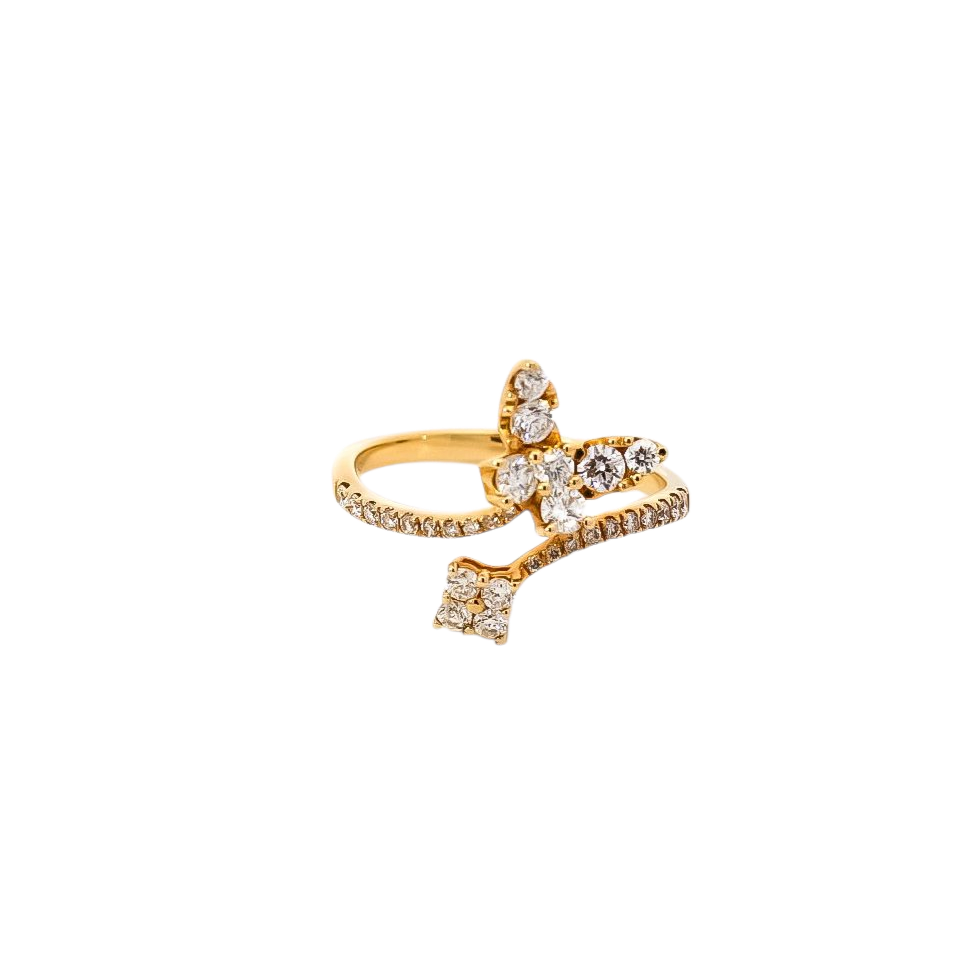 Anillo oro amarillo diseño de mariposa con línea de diamantes entrelazadas