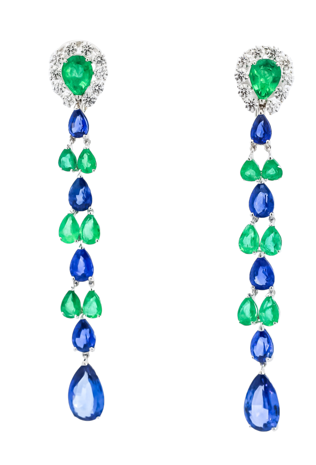 Aretes largos oro blanco 18kt con diamantes, esmeraldas y zafiros en corte pera