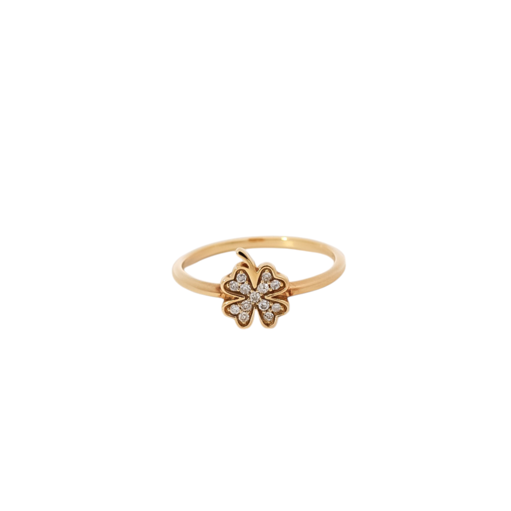 Anillo en oro amarillo  con diseño de trébol y diamantes