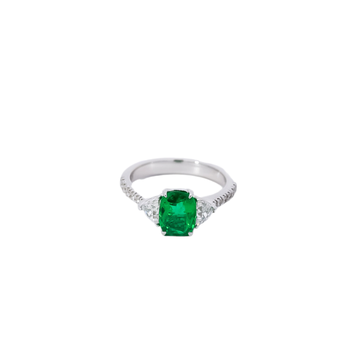 Anillo en oro blanco 18kt con diamantes y esmeraldas