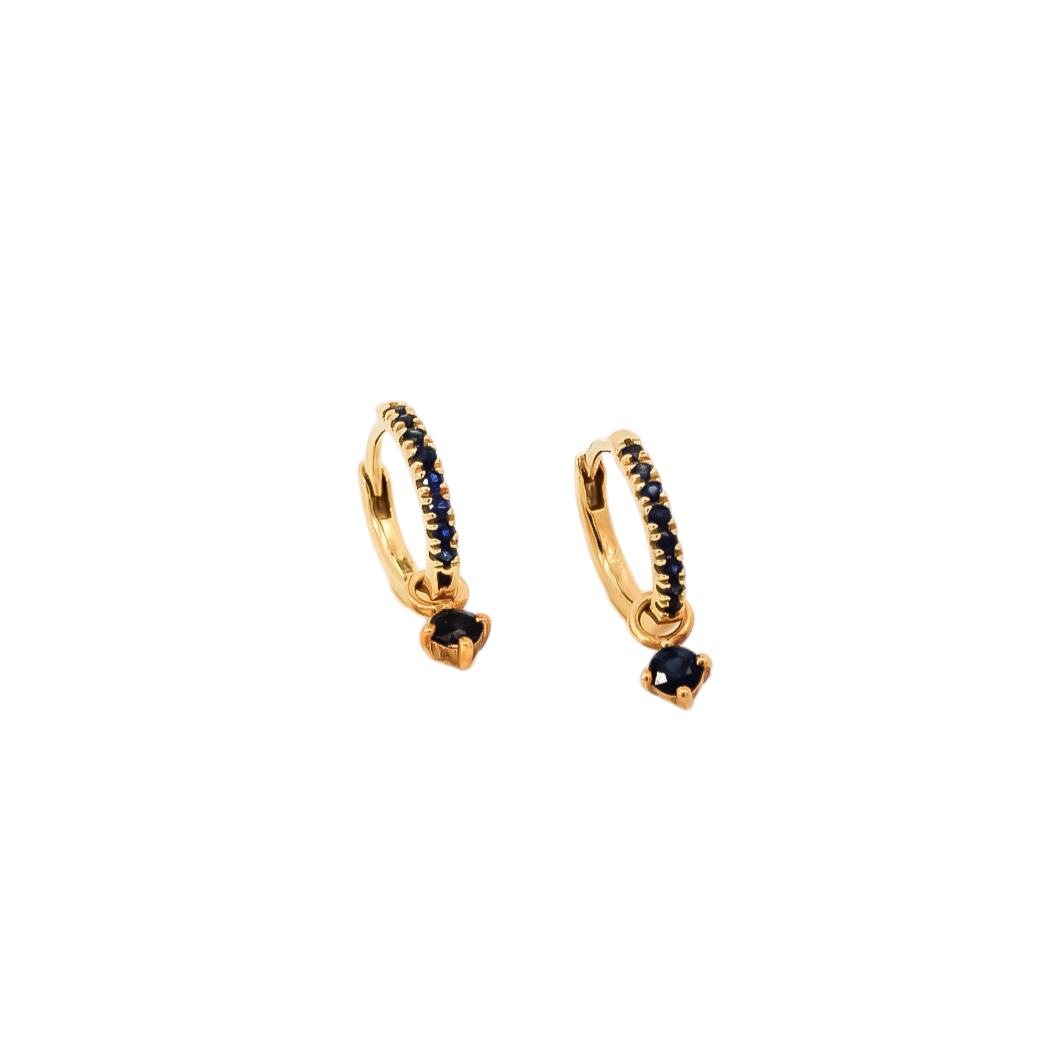 Aretes tipo argollas en oro amarillo con dije punto de zafiros