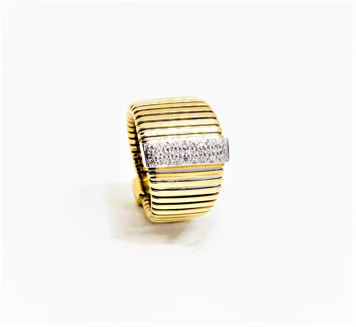Anillo ancho de tubo gas en oro amarillo  con barra de diamantes