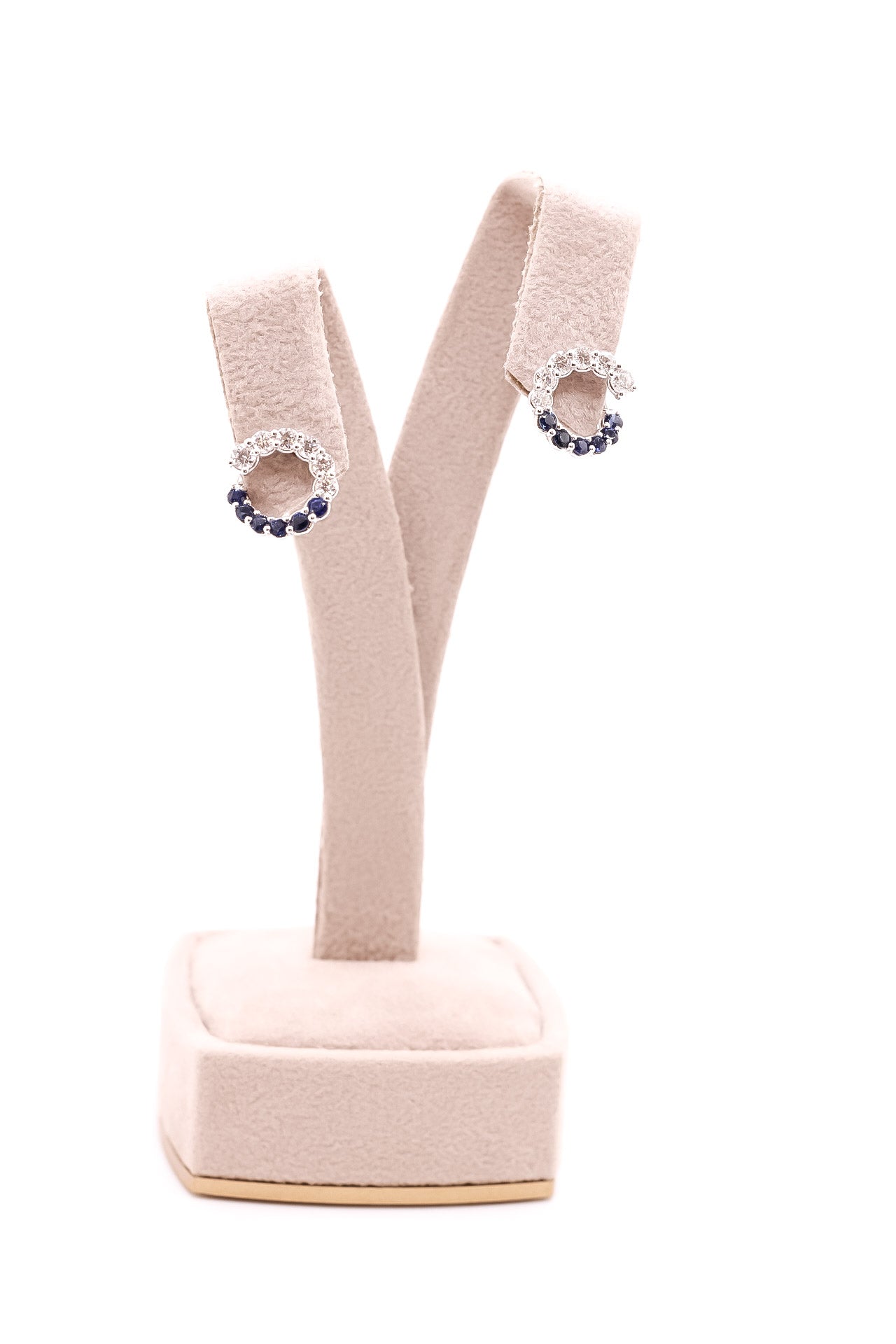 Aretes en oro blanco 18kt  circulares con diamantes y zafiros