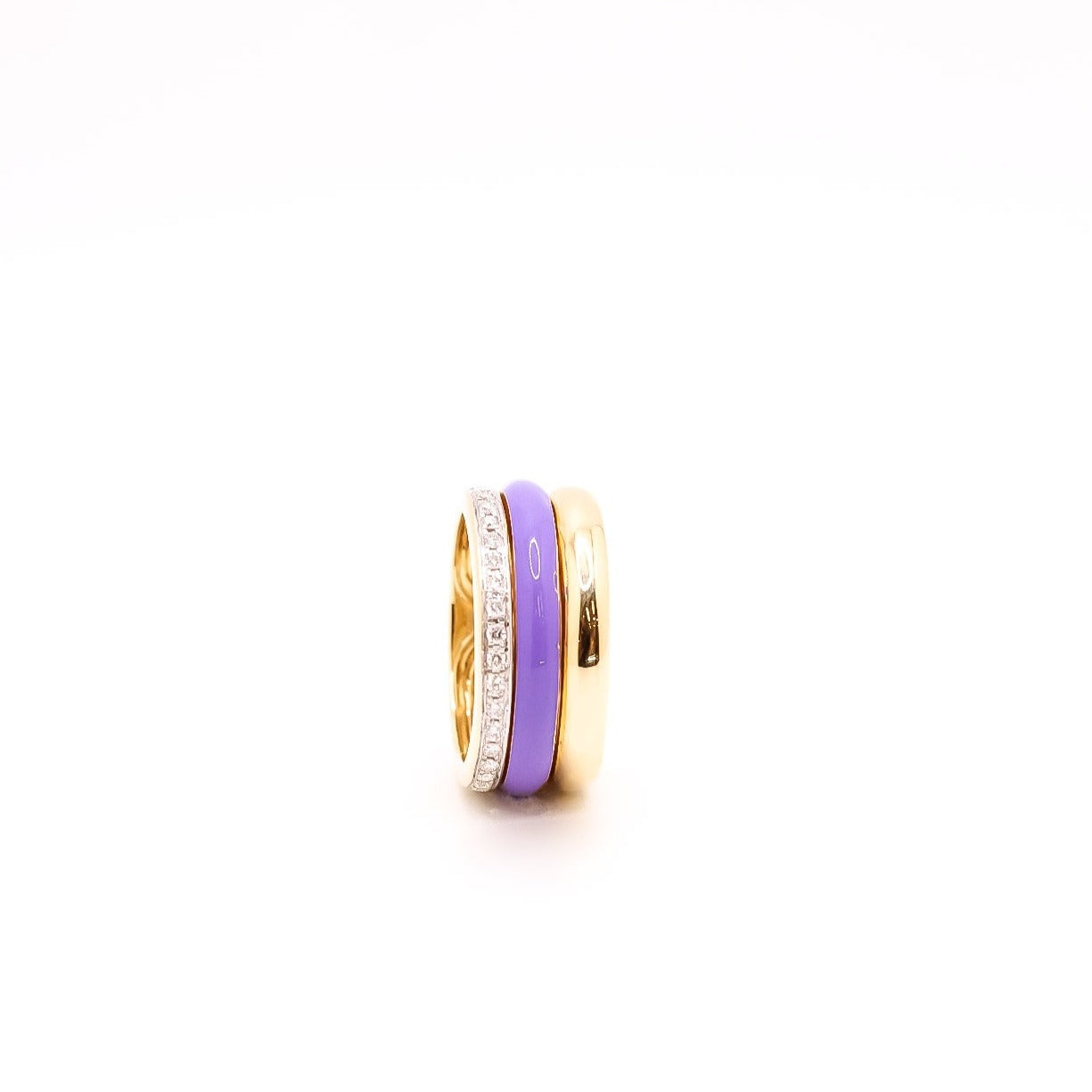 Anillo ancho de oro   en líneas esmaltada , lisa  y con diamantes