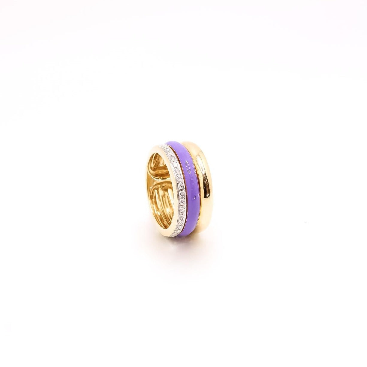 Anillo ancho de oro   en líneas esmaltada , lisa  y con diamantes