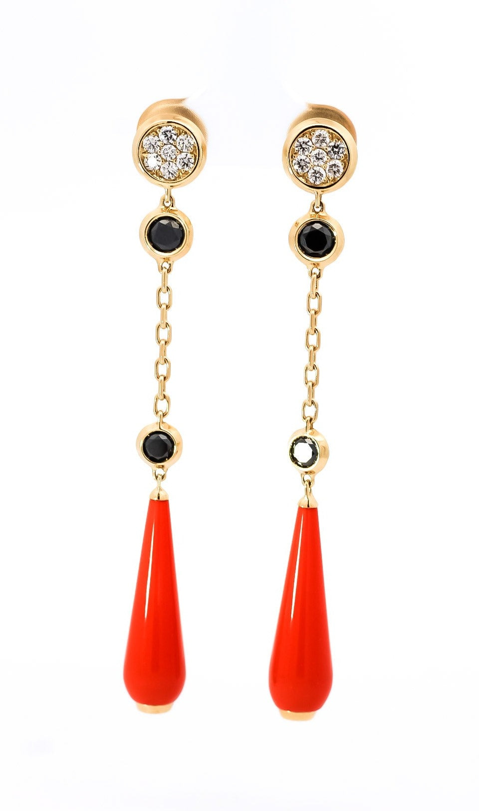 Aretes largos en oro  amarillo 18kt con diamantes y coral