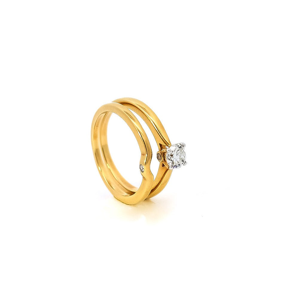 Anillo y alianza en oro amarillo 18kt con diamante