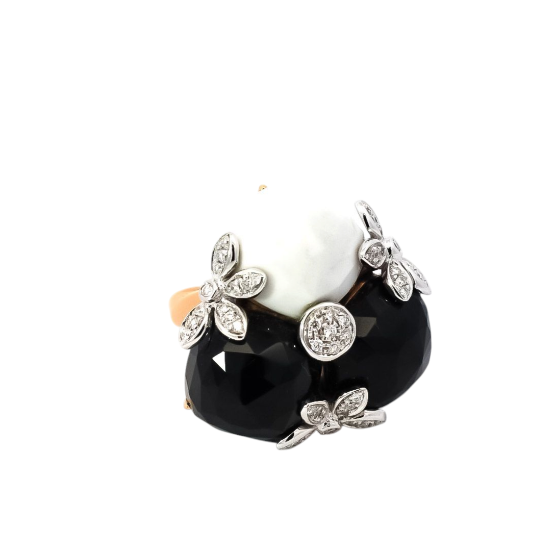 Anillo bicolor 18kt con  agatha , diamantes y onix