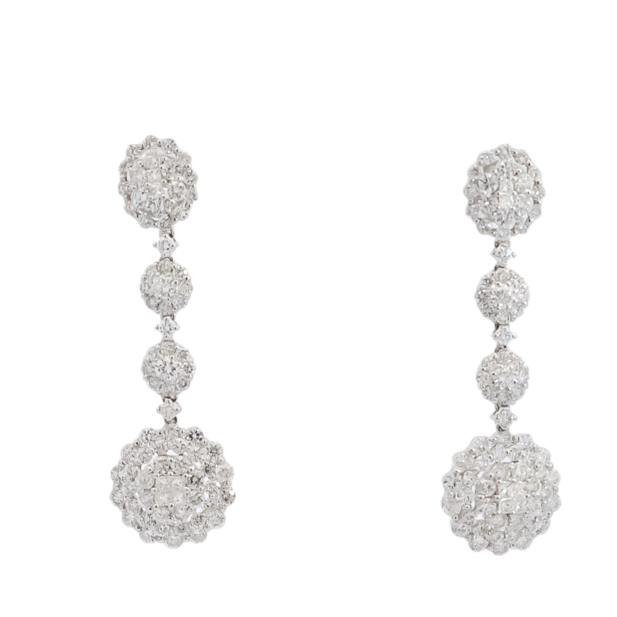 Aretes largos con diamantes en oro blanco 18kt