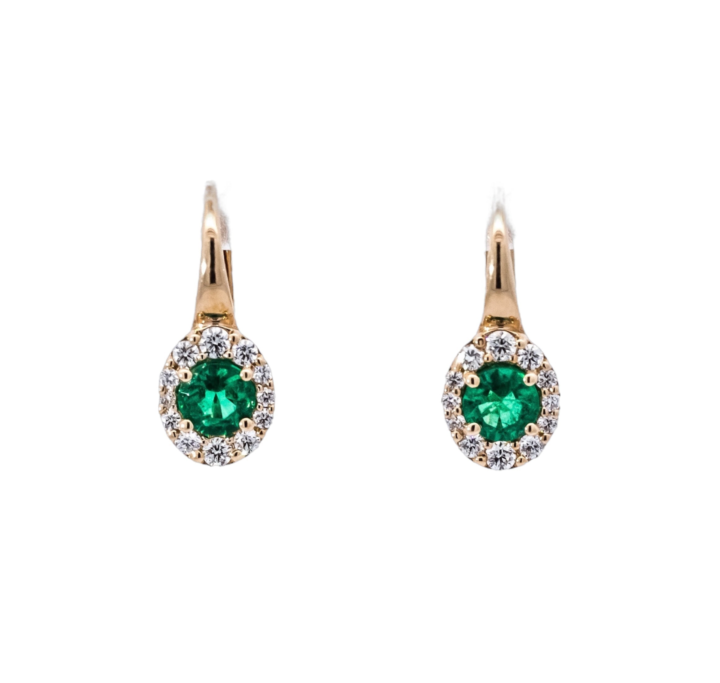 Aretes tipo huggies oro amarillo 18kt diseño ovalado con halo en diamantes con esmeraldas