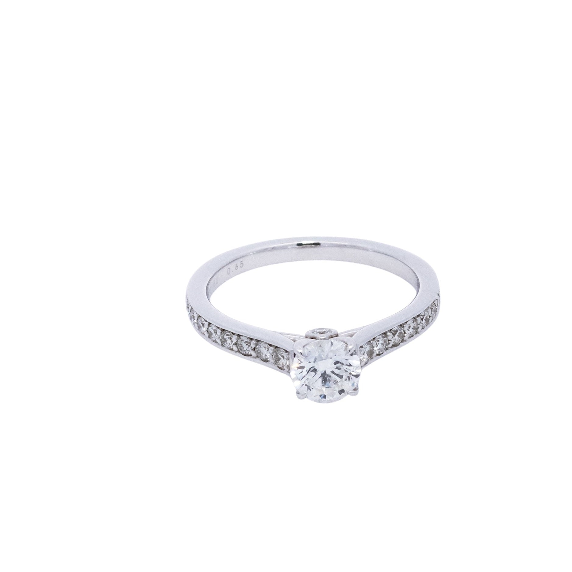 Anillo de compromiso oro blanco 18kt tipo Riviera con diamante centran redondo 0.67ct