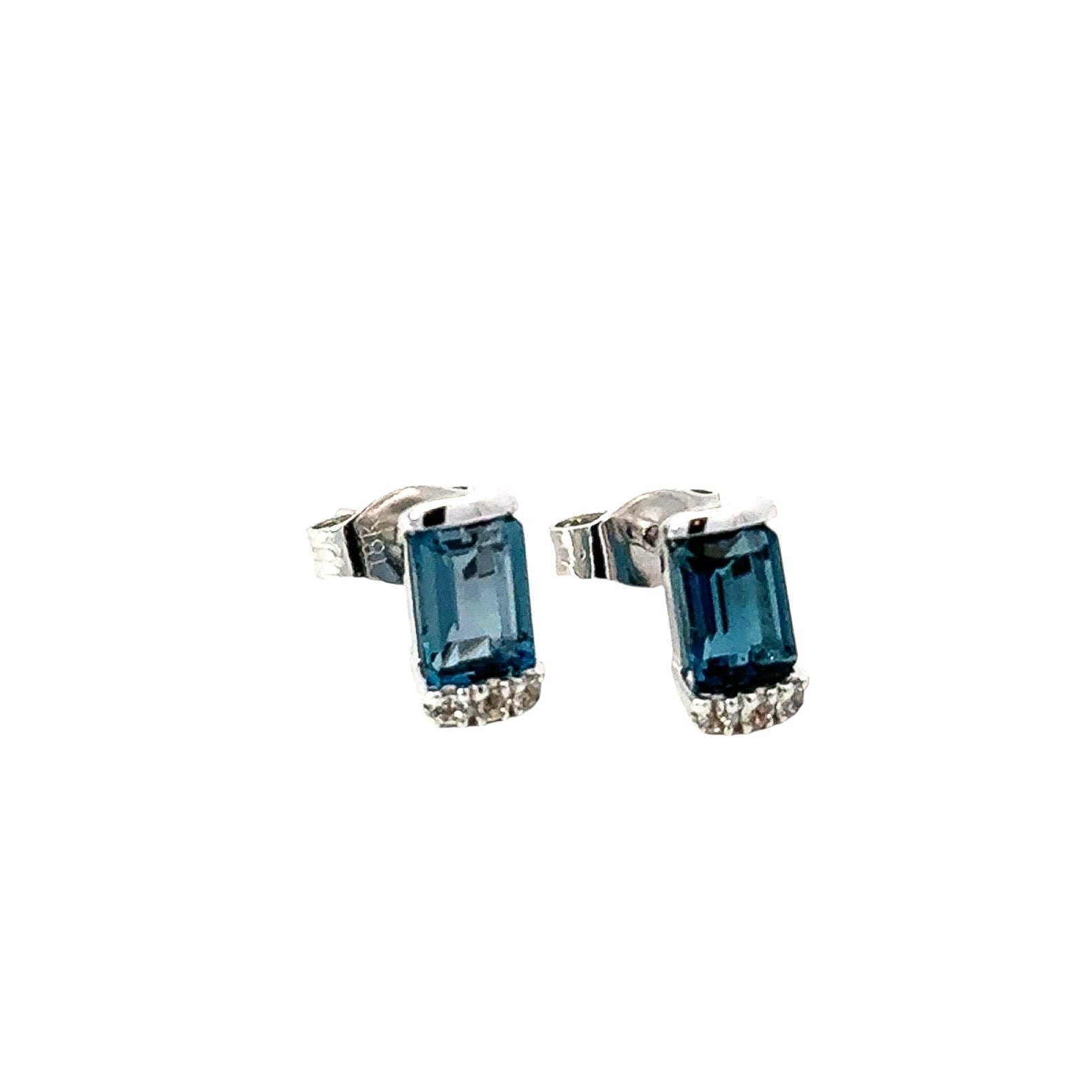 Aretes 18k con Topacio corte esmeralda