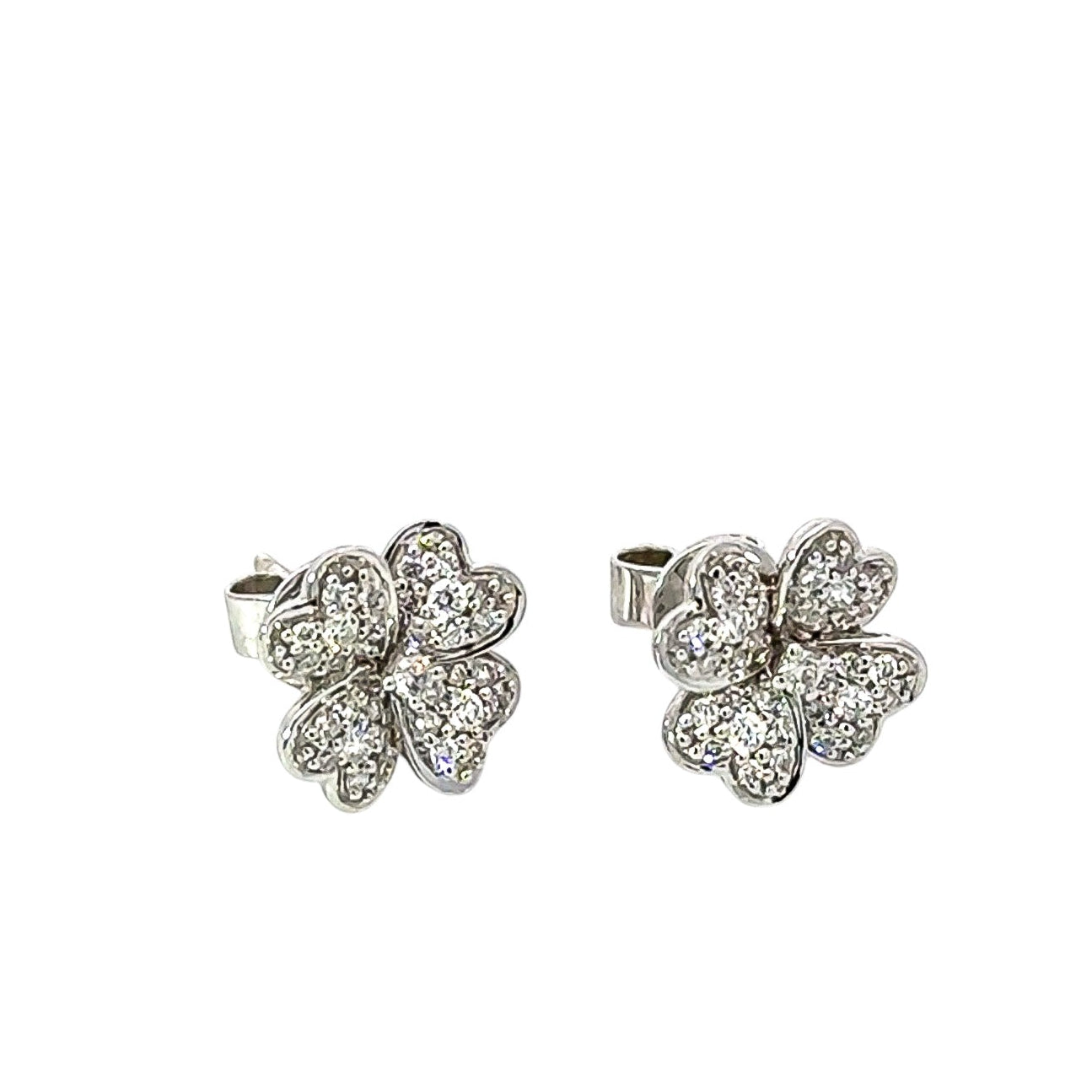 Aretes oro blanco 18k diseño de trébol full brillantes
