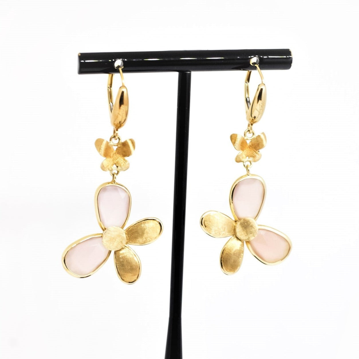 Aretes en oro amarillo 18kt con cuarzo rosa