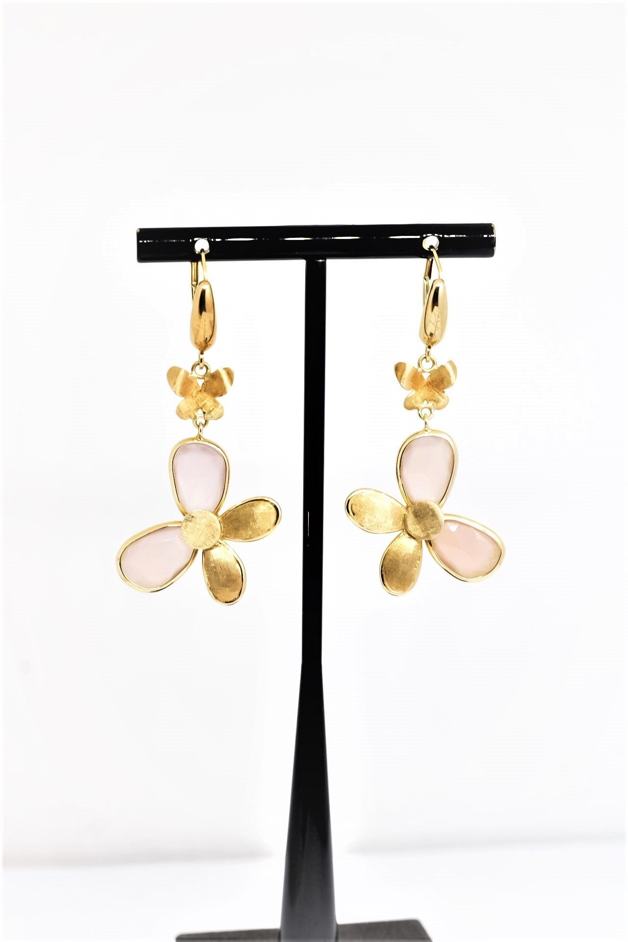 Aretes en oro amarillo 18kt con cuarzo rosa